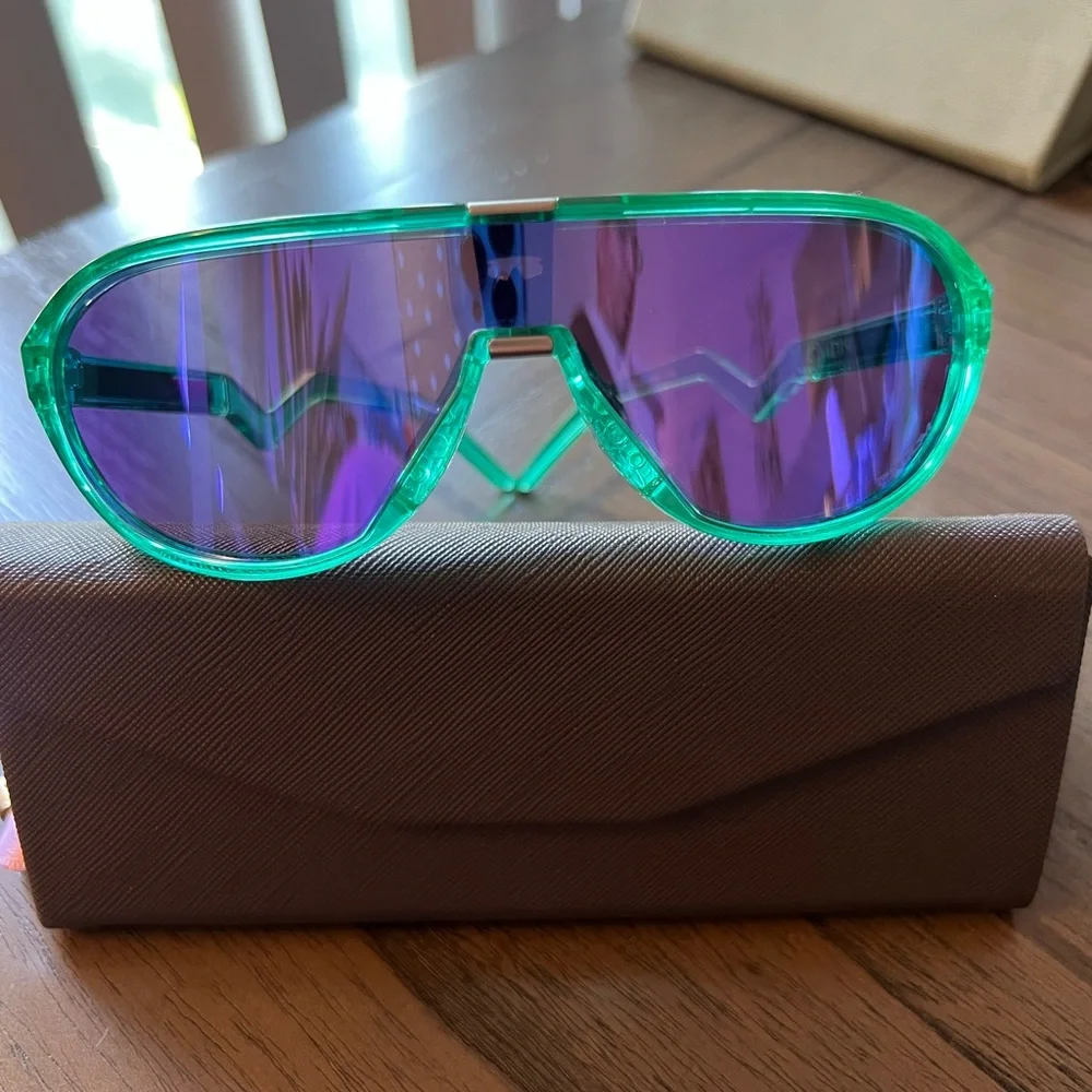 Oakley goggle style